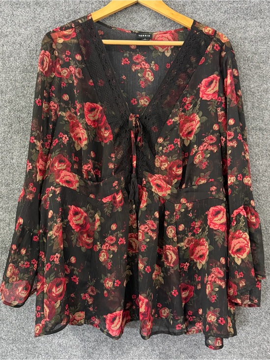 Torrid Curve Tops - Torrid Womens 2X Floral Lace V Neck Top Black 3/4 Bell Sleeve Metallic Stripe